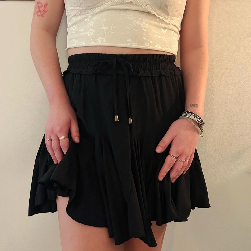 Entro Elegant Black Skirt